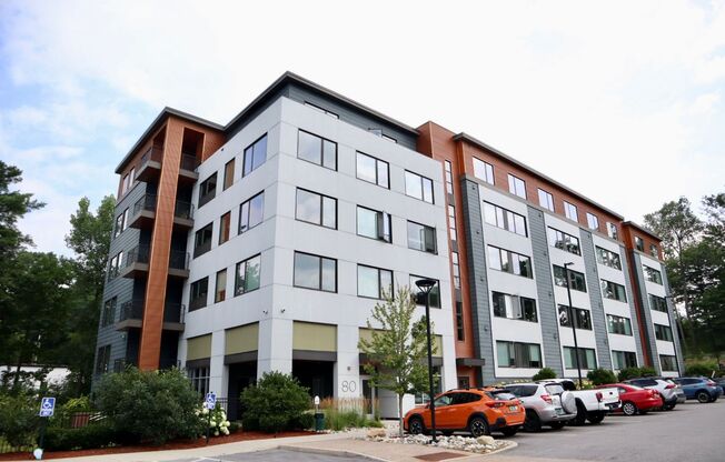 1 bed, 1 bath, 750 sqft, $2,200, Unit 211