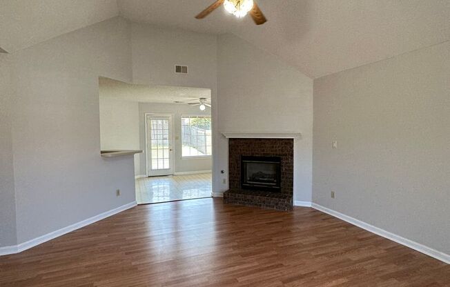 3br/2ba Cozy Cordova home. Fenced in back yard, vaulted ceilings. Pets are welcome, fees apply.