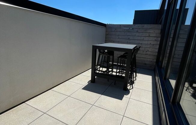 Studio, 1 bath, 575 sqft, $1,650, Unit 409