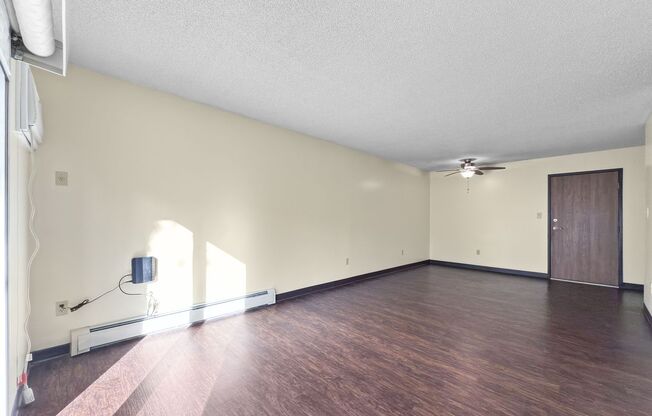 1 bed, 1 bath, 640 sqft, $1,036, Unit VC-235