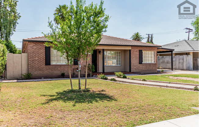 3Bed/3Bath House at Thomas/7th Ave! Ready for Immediate Move-In! -- NO HOA! FULLY REMODELED!