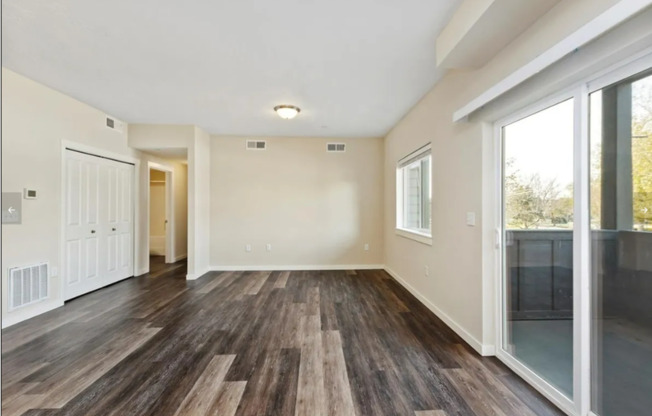 2 beds, 2 baths, 1,015 sqft, $1,450, Unit 11715- F202