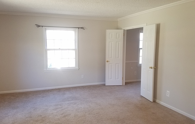 Well maintained ranch home in Charlotte!