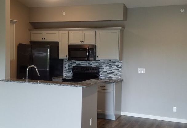 2 beds, 2 baths, $1,400