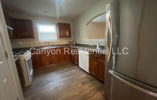 3 beds, 2.5 baths, $1,900