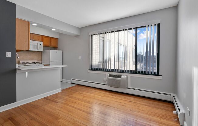 Studio, 1 bath, 275 sqft, $1,400, Unit 547