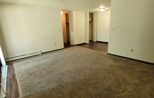 3 beds, 2 baths, 955 sqft, $1,125, Unit 1010-07