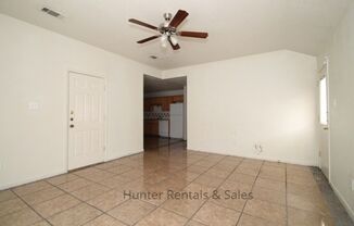 3 beds, 2 baths, $1,250, Unit Unit B