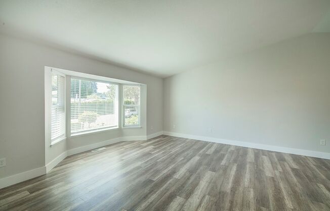 3Bd/2.5Ba Kent House
