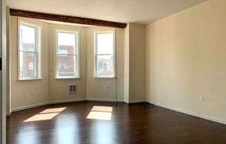 Studio, 1 bath, 650 sqft, $895, Unit Apt 2F