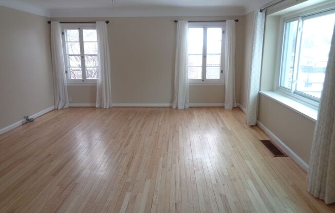 3 Bedroom House with Hardwoods on West End