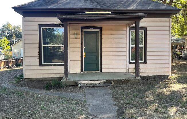 2 beds, 1 bath, $1,350