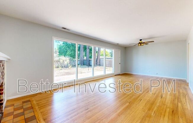 3241 MONTGOMERY DR