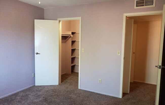 2 beds, 2 baths, $1,350, Unit # 1171