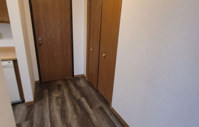 2 beds, 1 bath, 1,120 sqft, $850, Unit 822