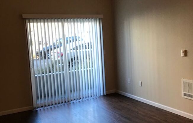 1 bed, 1 bath, 516 sqft, $1,215, Unit 3-114