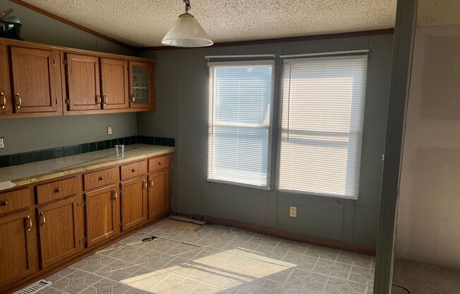 3 beds, 2 baths, 1,152 sqft, $699, Unit #507 POH - 1302 E MacArthur Rd Wichita, KS 67216