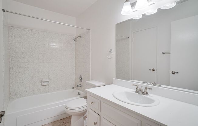 1 bed, 1 bath, 700 sqft, $2,095, Unit 13