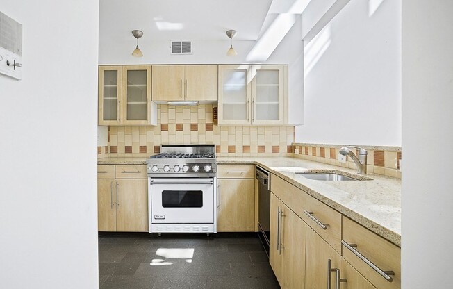 14 CHAUNCY ST