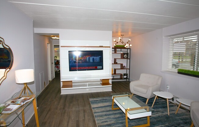 1 bed, 1 bath, 650 sqft, $999, Unit 702-R