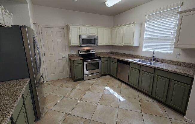 2 beds, 2.5 baths, $1,995, Unit Unit 134