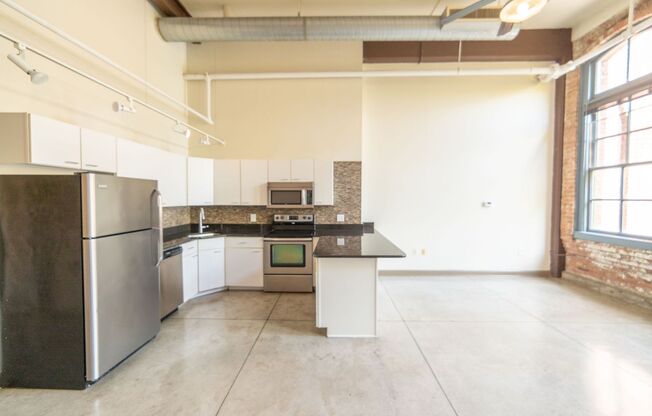 2 beds, 1 bath, 1,080 sqft, $1,650, Unit 216