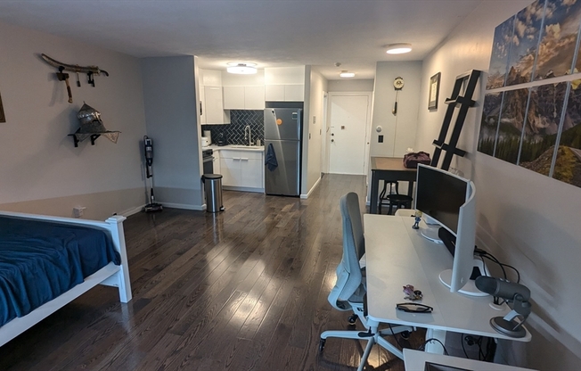 Studio, 1 bath, 405 sqft, $1,850, Unit 43