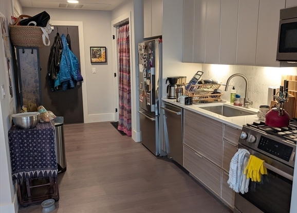 1 bed, 1 bath, 665 sqft, $2,700, Unit PH6