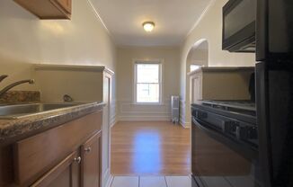 Galley style kitchen - Helen Dunbar Studio