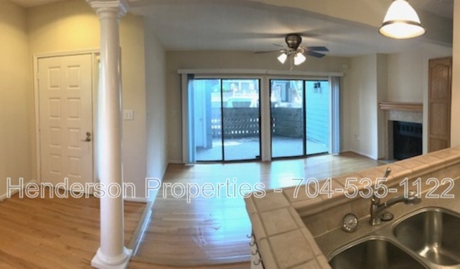 419 W 8 ST