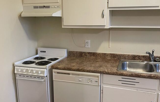 1 bed, 1 bath, 650 sqft, $1,055, Unit 520-02