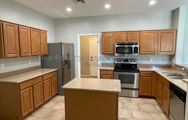 3632 W JACKSONVILLE DR