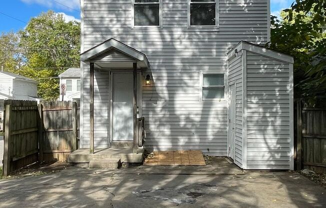 3 beds, 1 bath, $1,400