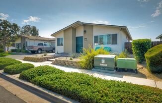 55 yrs Plus ONLY Community! Lovely and Breathtaking 2 Bed 2 Bath unit in Oceanside