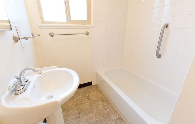 1 bed, 1 bath, 630 sqft, $1,425, Unit 4111 - 3
