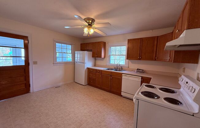 4 Bedroom, 1 Bath House