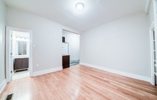 2 beds, 1 bath, $1,150, Unit Apt 1