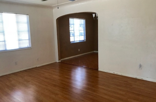 GREAT 3/2/1 SINGLE FAMILY HOME MINUTES TO DOWNTOWN ST. PETE