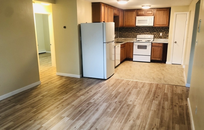 2 beds, 1 bath, 720 sqft, $2,300, Unit 1