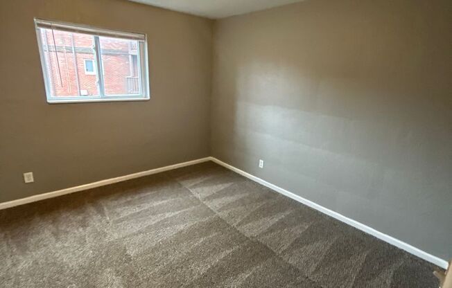 2 beds, 1 bath, 750 sqft, $1,045, Unit B08 1052 10