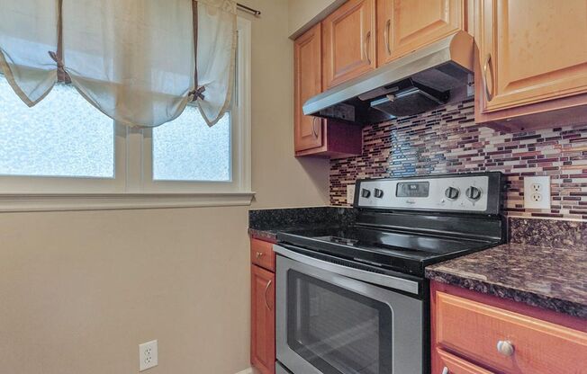 2 Bedroom Condo Near Rex Hospital!