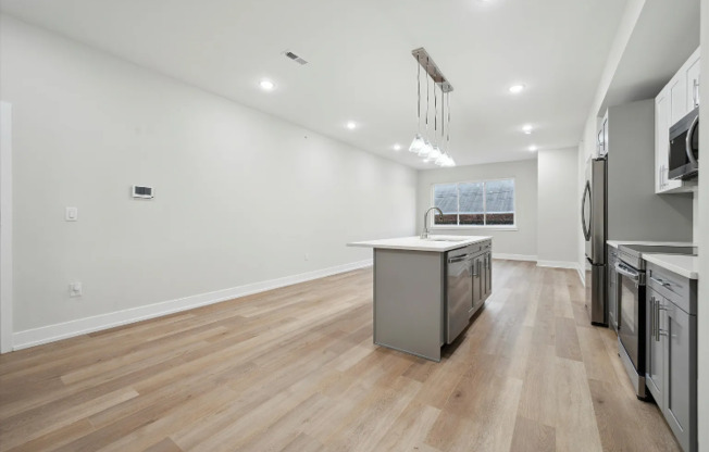 701 N 40 ST