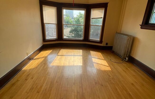 Charming 2-Bedroom Gem in the Heart of Milwaukee’s East Side