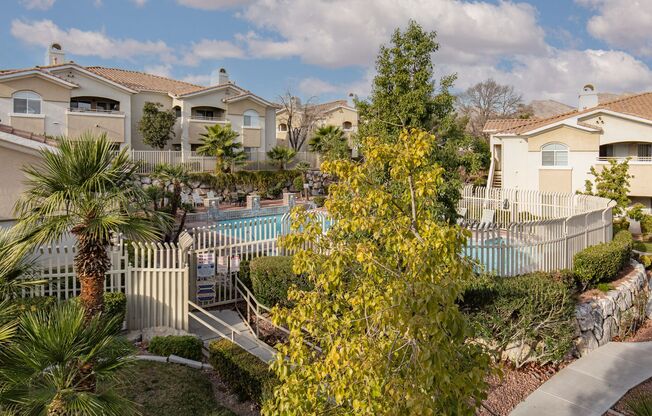 Fully furnished luxury 3br townhome with garage in gated Summerlin community