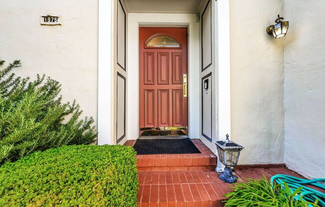 Gorgeous Golden Gate Heights home with garage and spectacular views for rent!