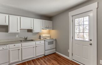 2 beds, 1 bath, $1,300, Unit 1778