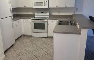 3 beds, 2 baths, $1,650, Unit 111 NE 16th Pl