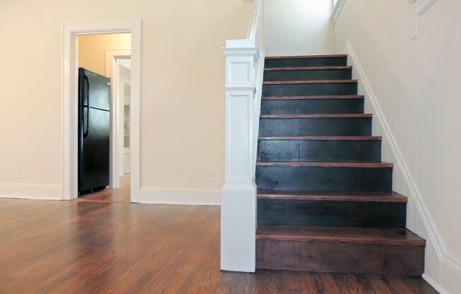 3 Bed - 1.5 Bath Colonial for Rent in Cleveland Heights!