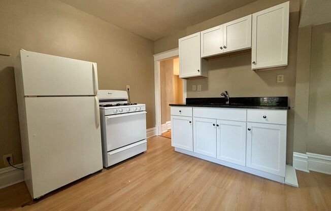 1 bed, 1 bath, 700 sqft, $1,199, Unit Unit 2