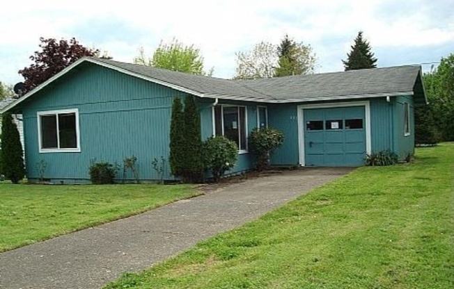VIDEOTOUR: Nicely Renovated! Granite Countertops, Large Yard. PETS WELCOME
